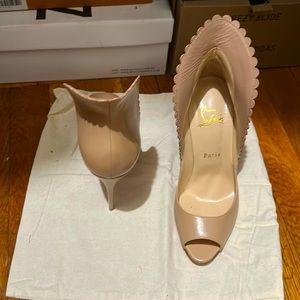 Must new only one used! The look like brand new🤌🏼